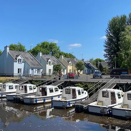 Leitrim Quay - Riverside 1 * County Leitrim